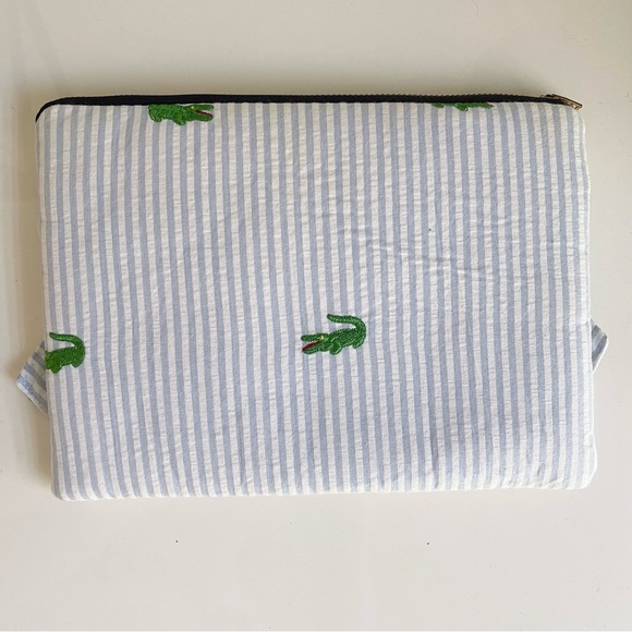 Preppy striped clutch NEW - Picture 2 of 4